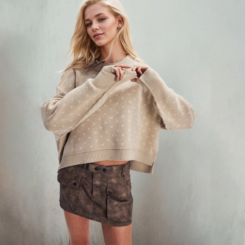 Wholesale Women's Fashion Round Neck Sweater Short Loose Heart Pullover Sweater